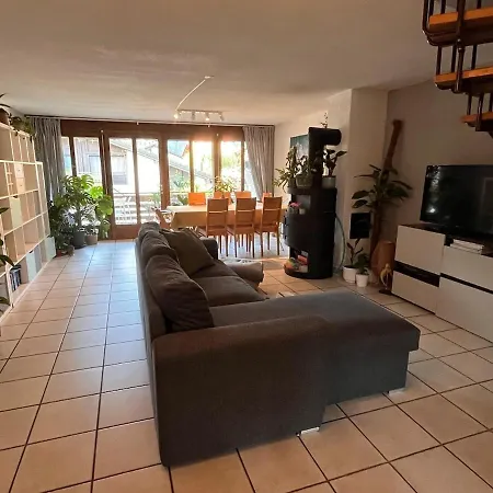 Spacious, 4 Bedroom - 1 Min From Train Вильдерсвиль