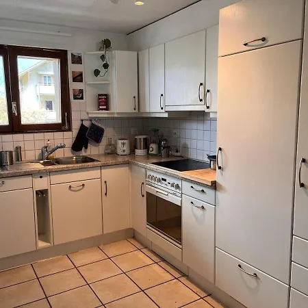 Spacious, 4 Bedroom - 1 Min From Train Вильдерсвиль