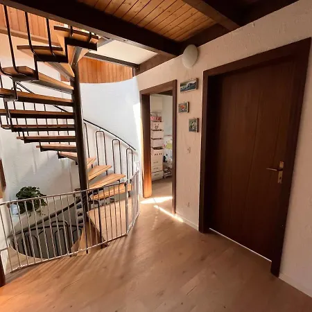 Spacious, 4 Bedroom - 1 Min From Train * Вильдерсвиль